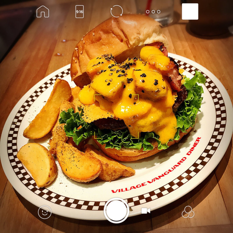 クリスピーチーズ&ベーコンバーガー(ヴィレッジヴァンガードダイナー ルミネ横浜)