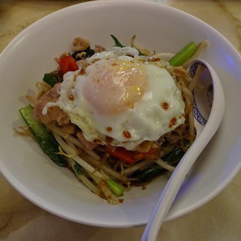 バミーヘーン ガパオ ガイ(チャオタイ 横浜ベイクォーター店 CHAOTHAI YOKOHAMA BAY QUARTER)