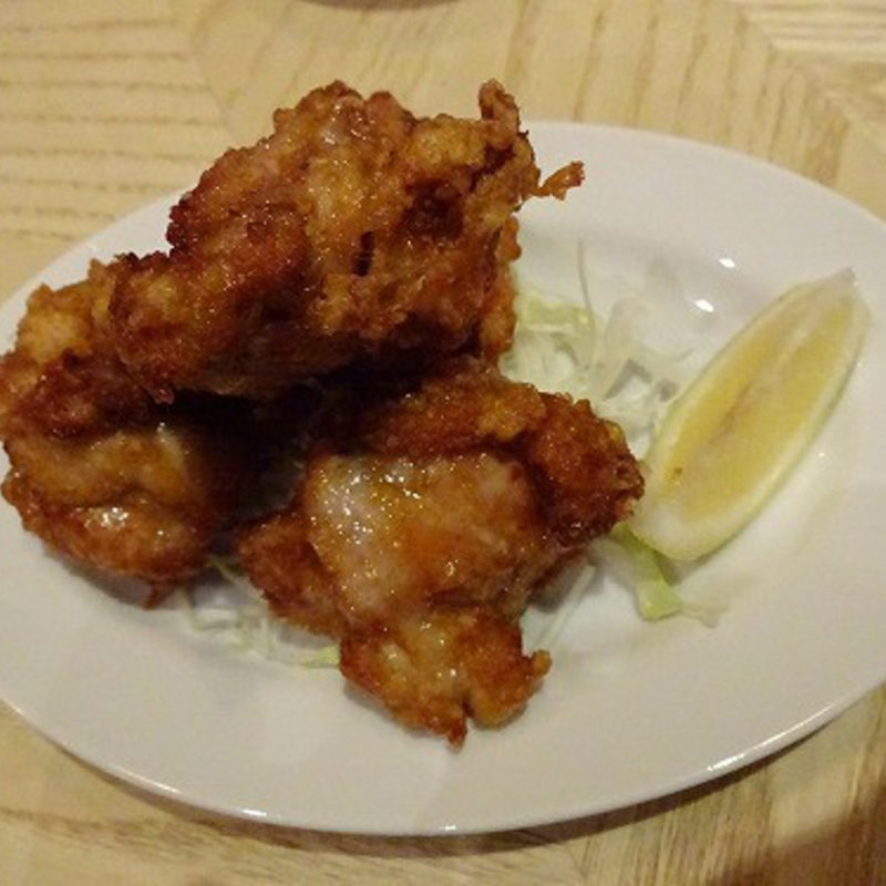 揚げ物・名物ナックル唐揚げ(ROCCOMAN )