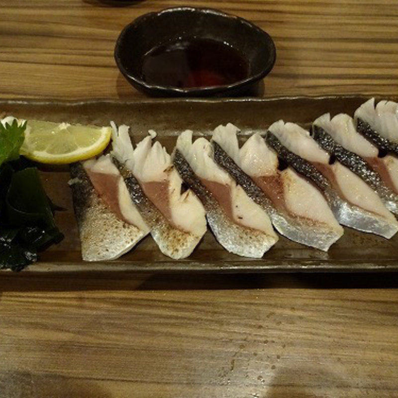 大トロシメサバ炙りポン酢(居酒屋 勢 ハマ横丁)