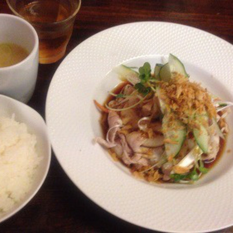 豚しゃぶ・特製ソース付(まくら木 東京・月島)