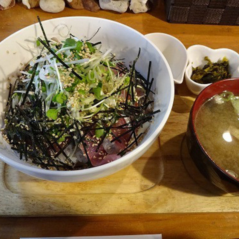 自家製しめさば薬味丼・天然はまち　ハーフANDハーフ(ほっぺのこめつぶ)
