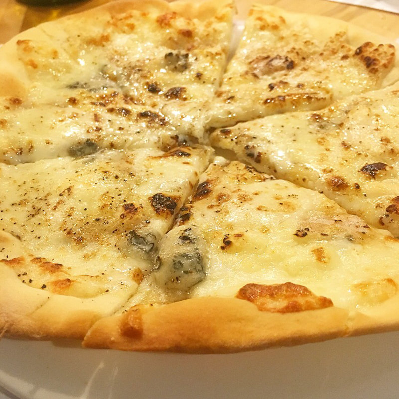 ピッツァ(イルピアット紙屋川)