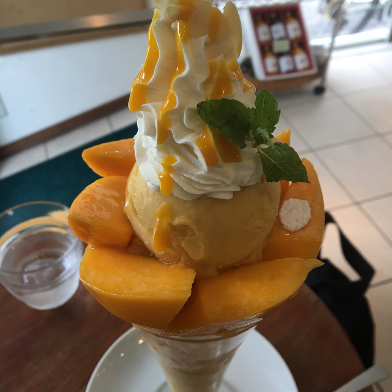 マンゴーパフェ(フルーツカフェ フルータス)