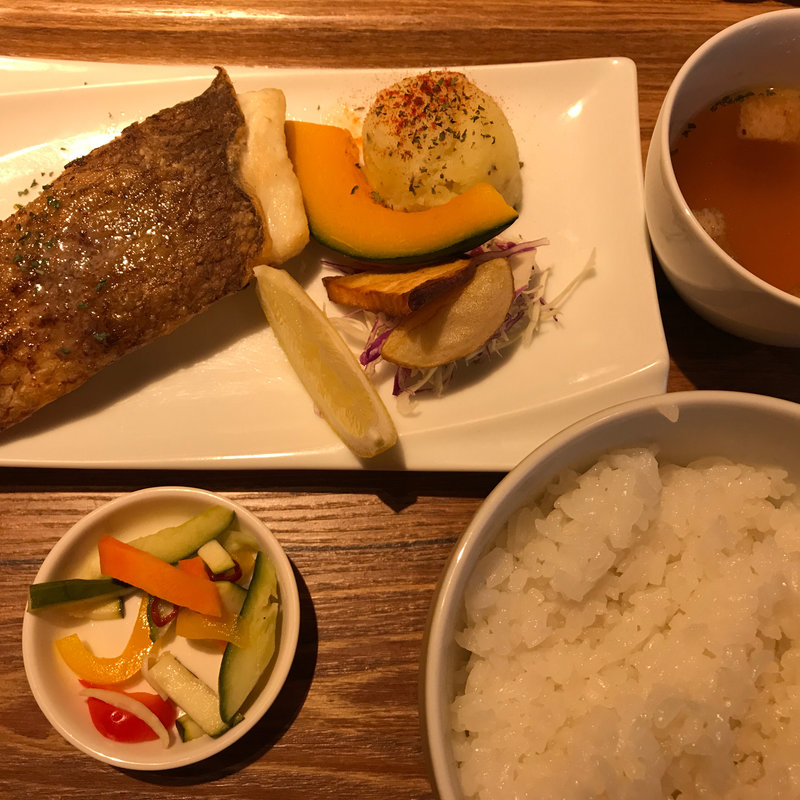 白身魚のムニエルセット(エリーゼキッチン )