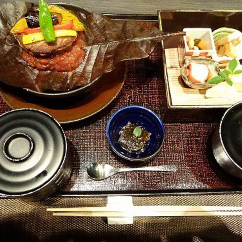 石垣牛ハンバーグ重(ふた川 )