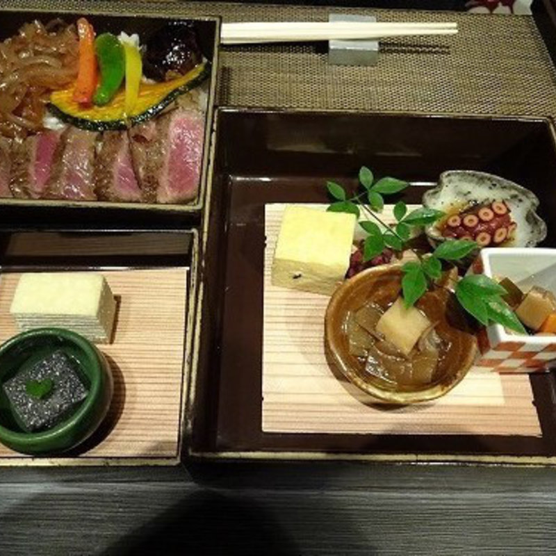 風呂敷弁当ステーキ重(ふた川 )