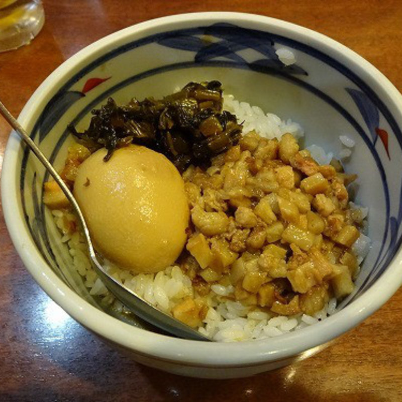 魯肉飯（ルーロー飯）(状元郷)