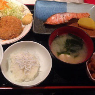 塩鮭、コロッケ付き(千味レストラン)