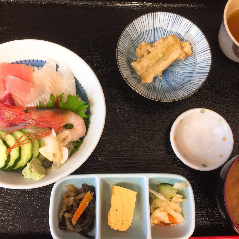 海鮮丼(おさしみや )