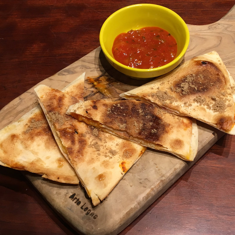 ケサディア(アロハテーブル 赤坂)