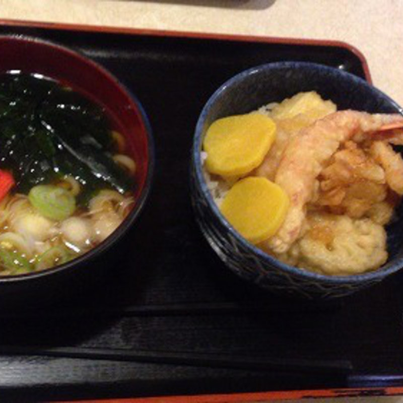 わかめうどんとミニ天丼(千味レストラン)
