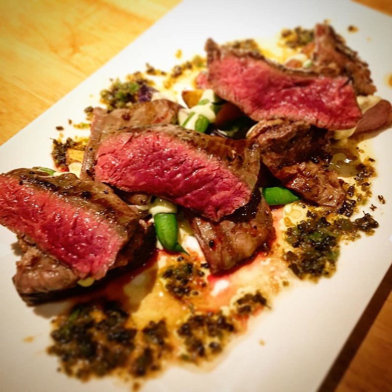 プライムビーフステーキアンチョビソース(カフェ ルビーオン青山)