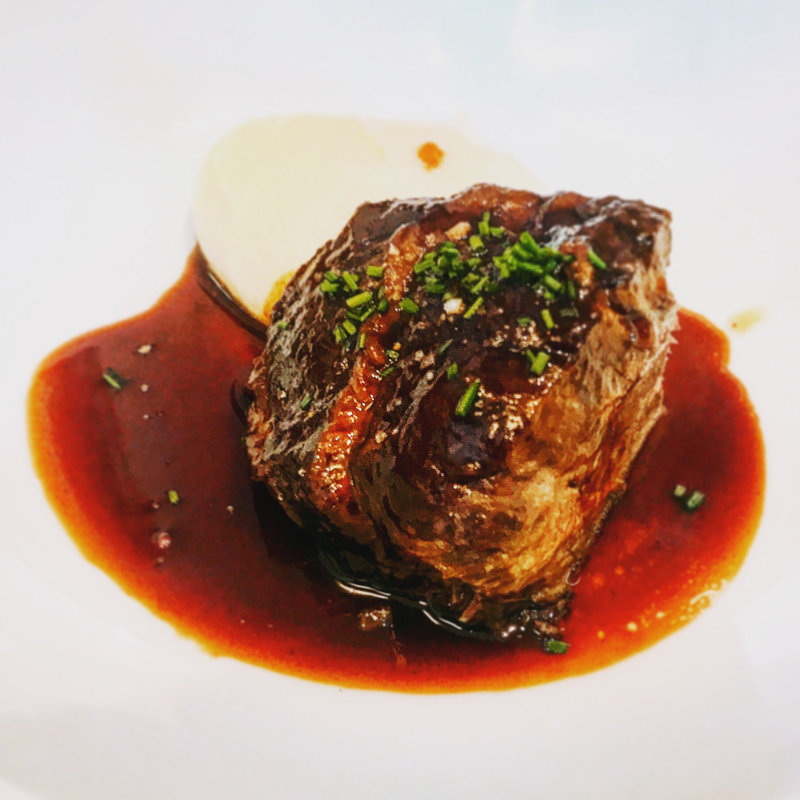 牛ほほ肉の赤ワイン煮(ル モンド グルマン)