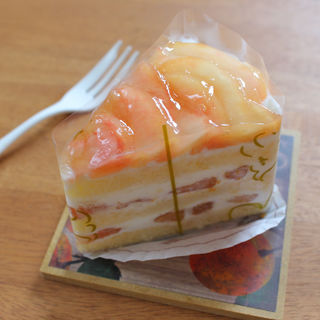 桃のショートケーキ(ウィーン菓子工房 リリエンベルグ)