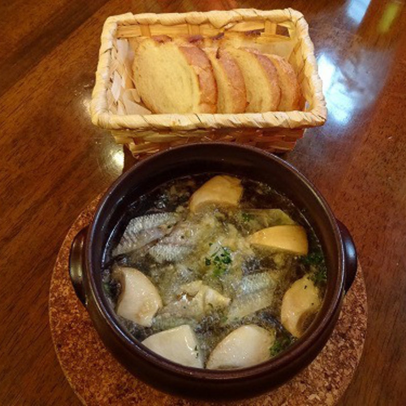 サンマのアヒージョ (テソロ デル マル（Tesoros del Mar）)