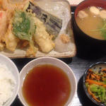和定食（ご飯少な目で20円引き）天ぷら (千味レストラン)