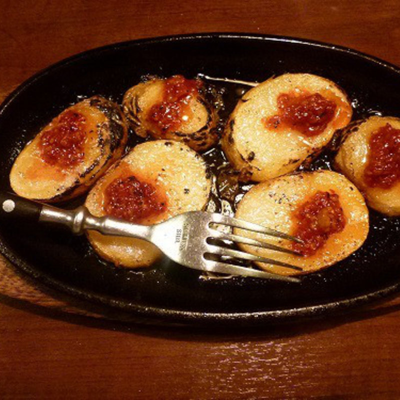 じゃかバター・チャンジャ乗せ焼き(よこすか物産酒場 いち楽)