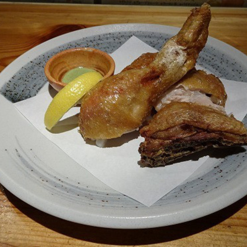 大山ひな鶏もも素揚げ(鶏まる 横浜店 )