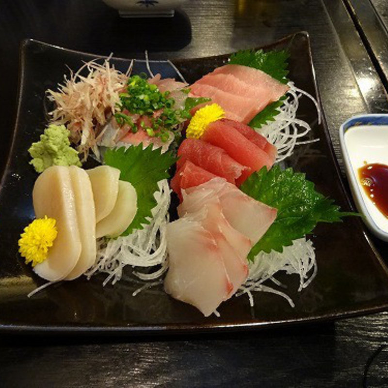 刺身盛り合わせ(あざみ)