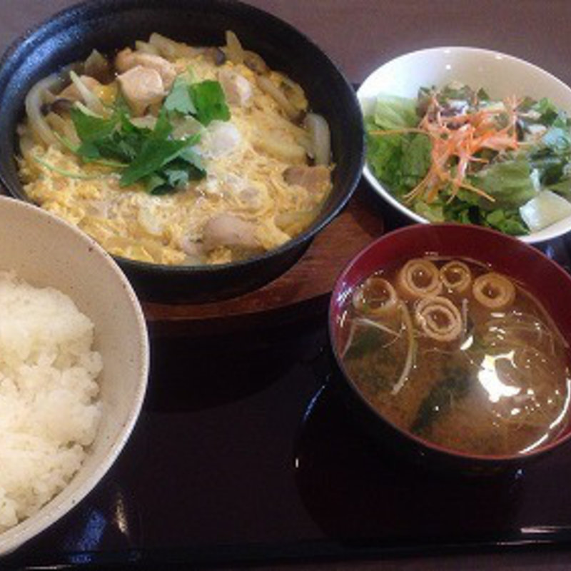 大山鶏親子煮鉄鍋仕立(ガーデンテラス )