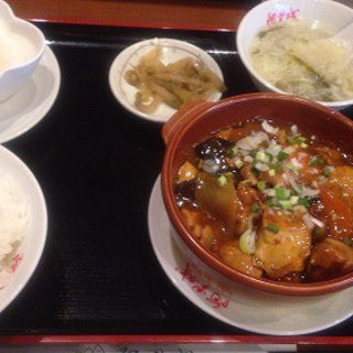 鶏肉と厚揚のオイスターソース炒め(阿里城 晴海トリトンスクエア店 )