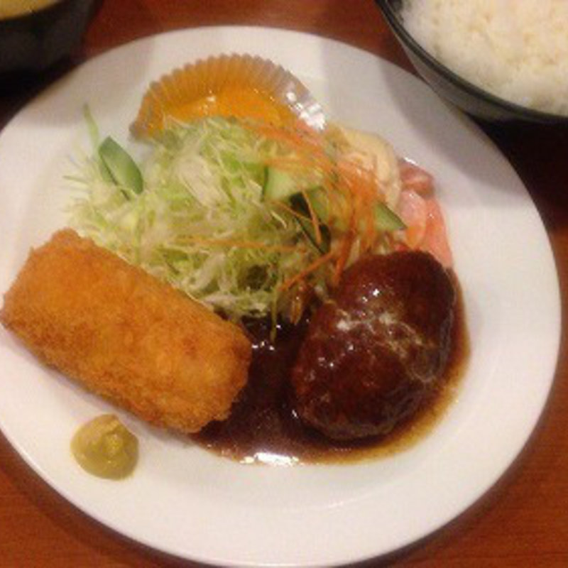 シチューハンバーグ　カニクリームコロッケ (遊季亭)