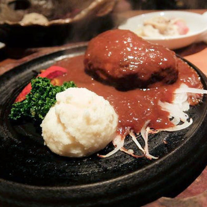 ハンバーグ(炭火グリル 孫三郎 かごまち店)