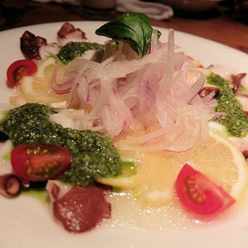 バジル薫るタコのカルパッチョ(炭火グリル 孫三郎 かごまち店)