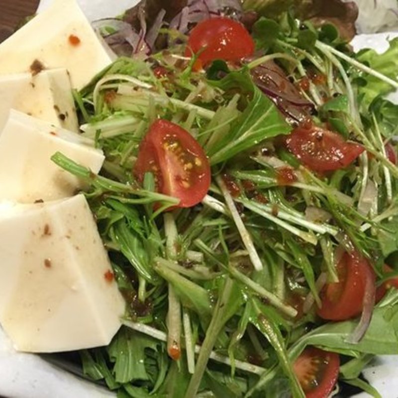 トマト・水菜・豆腐のサラダ(鳥八 )