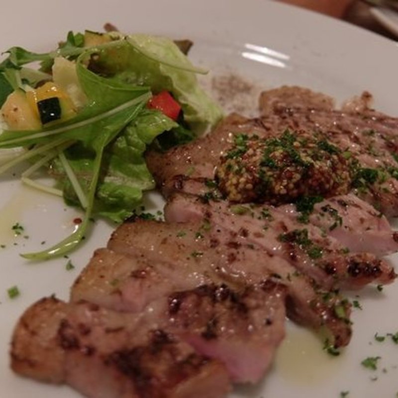 イベリコ豚ベジョータの塩レモンサラダ仕立て(イナロ食堂 )