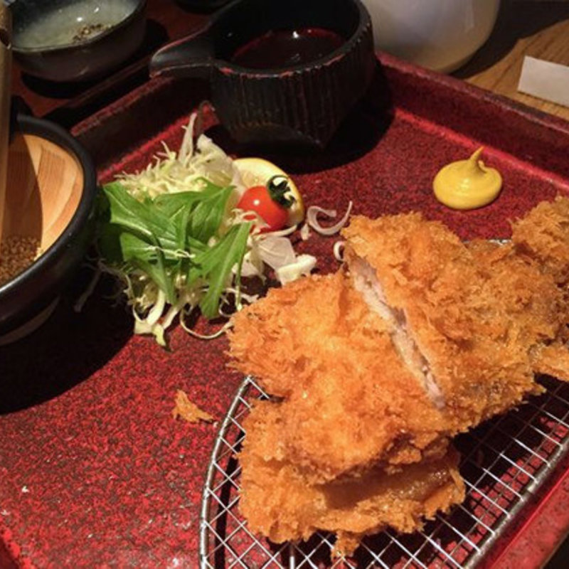 熊本阿蘇豚トンカツと天草刺身定食(天眞屋 )