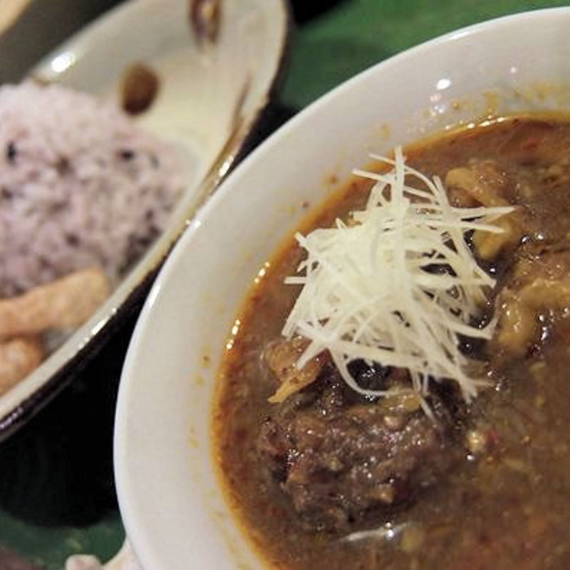 ゲーンハン レー（豚バラの北タイ風カレー）(亜細亜民芸　きらきら )