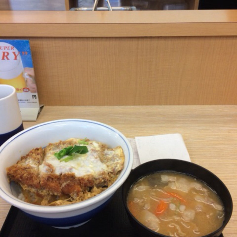 平日限定 カツ丼梅＋とん汁(かつや 蒲田西口店)