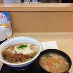 平日限定 カツ丼梅＋とん汁