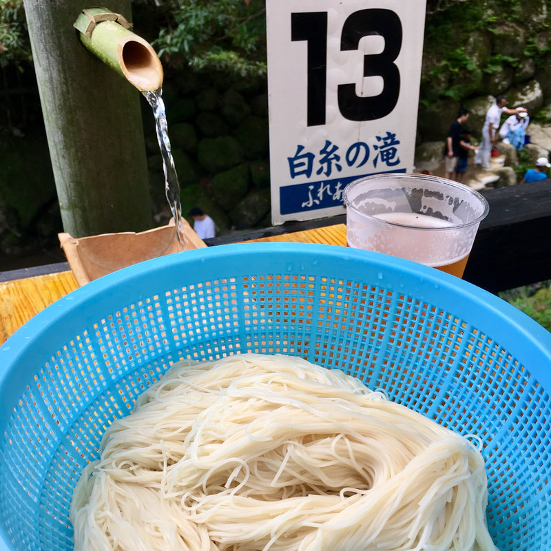 流しそうめん(白糸の滝 ふれあいの里)