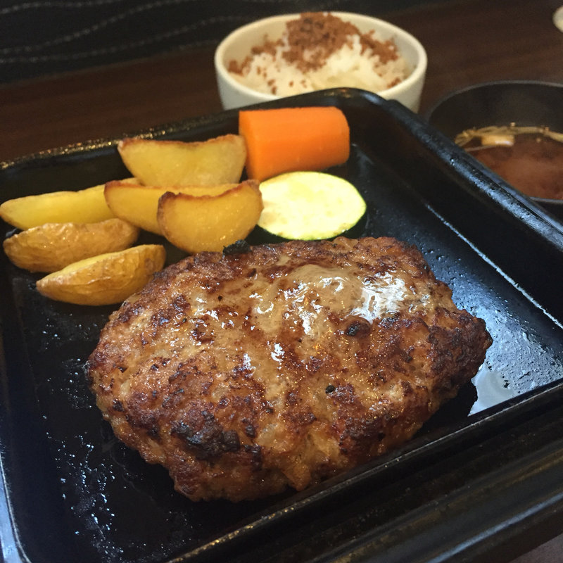 彩り前菜&ジューシーハンバーグ(かがり)