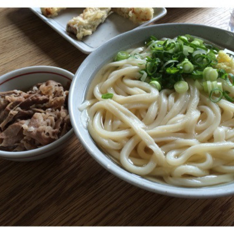 肉うどん(香川屋本店 綾川店 （かがわやほんてん）)