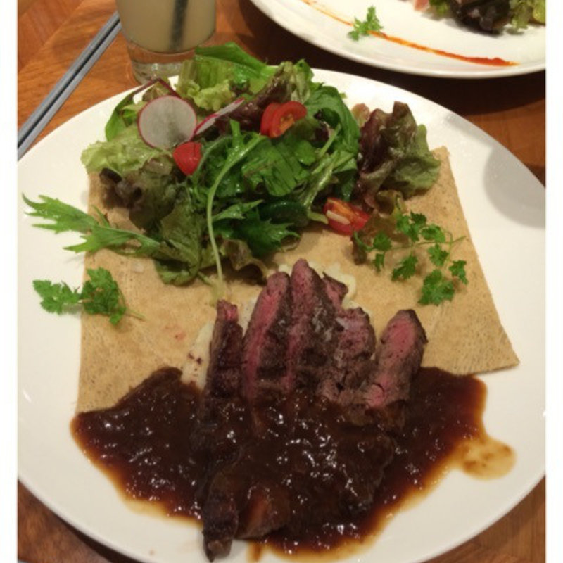 牛バベットステーキの赤ワインソースガレット(CREPERIE Le Beurre Noisette（クレープリー ル ブール ノワゼット）)