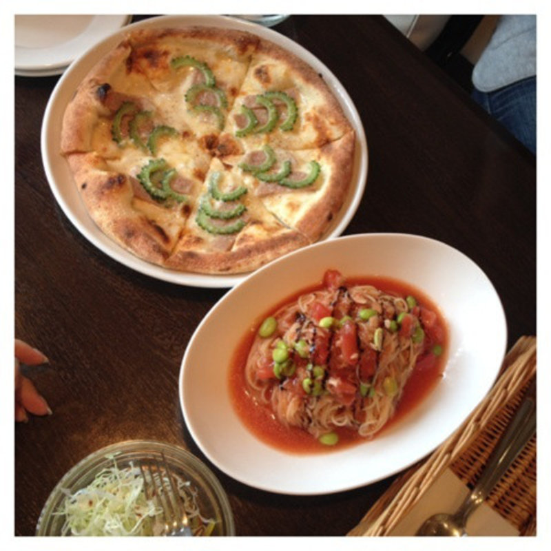 ゴーヤのピザ(バールモトーレ)