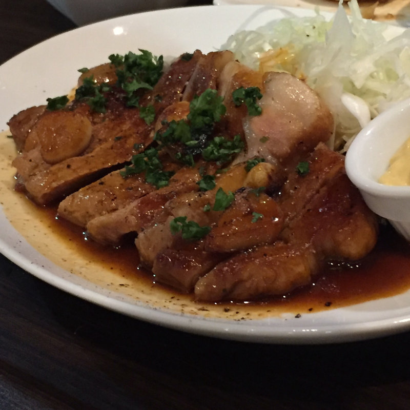 茶美豚のステーキ(クワトロチンクエ 高槻店)