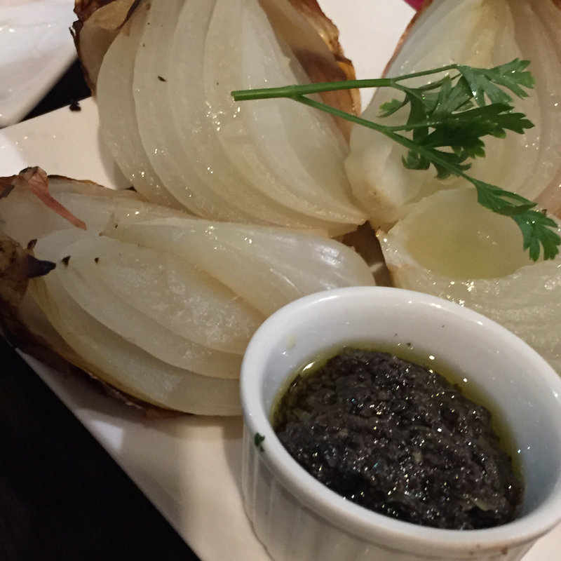 玉ねぎ丸ごとのグリル(クワトロチンクエ 高槻店)