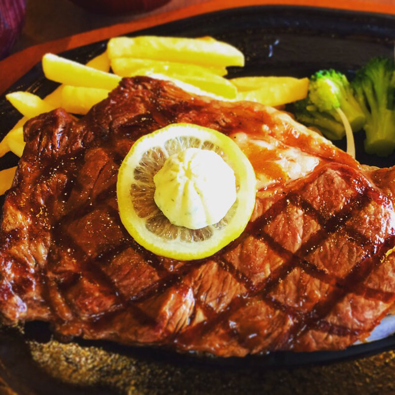 ジャンボアメリカンステーキ(肉の万世 佐野インター店 （ニクノマンセイ）)