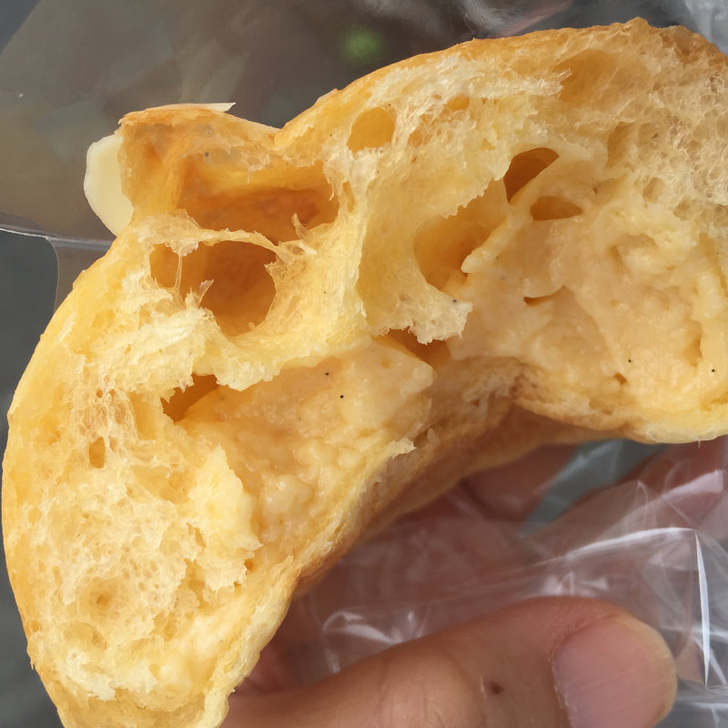 奥久慈卵のクリームパン(ブーランジェリーパンタレイ （Boulangerie Panta Rhei）)