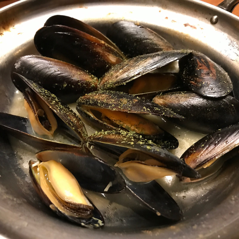 ムール貝のガーリックバター(吉坊庵)