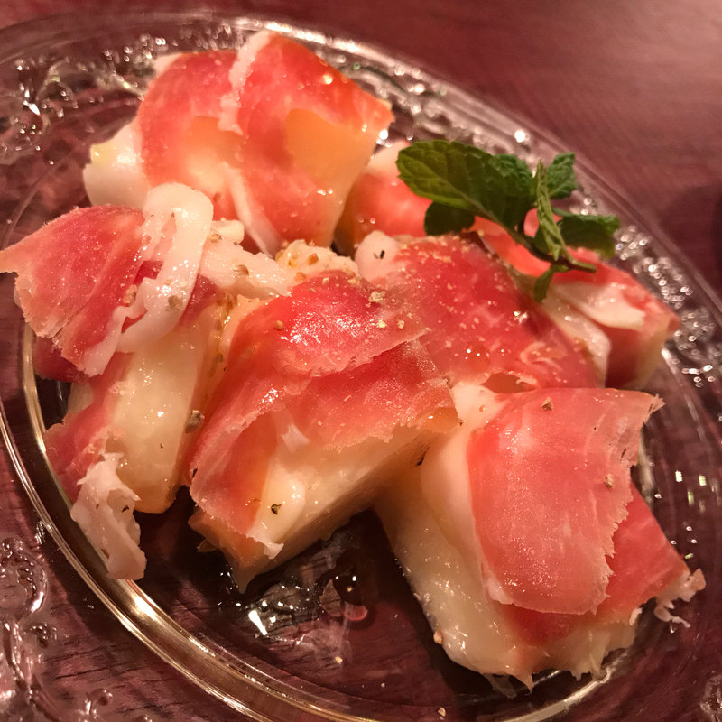 白桃と生ハム(サルーボ)