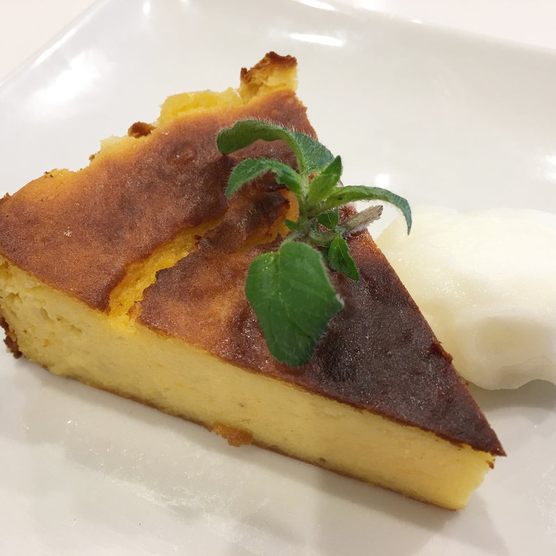 季節のベイクドチーズケーキ(ヤマアラシ )