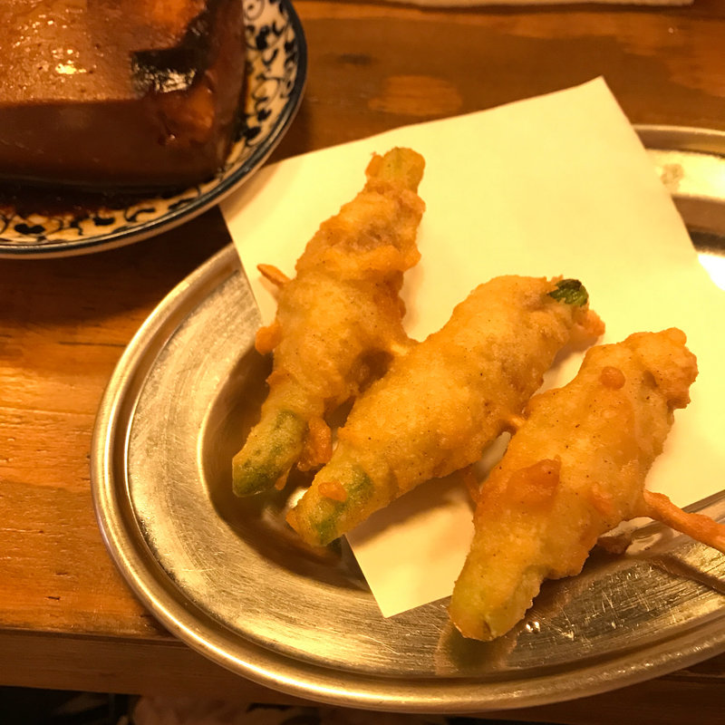 アスパラの肉巻天(大衆酒場コグマヤ)