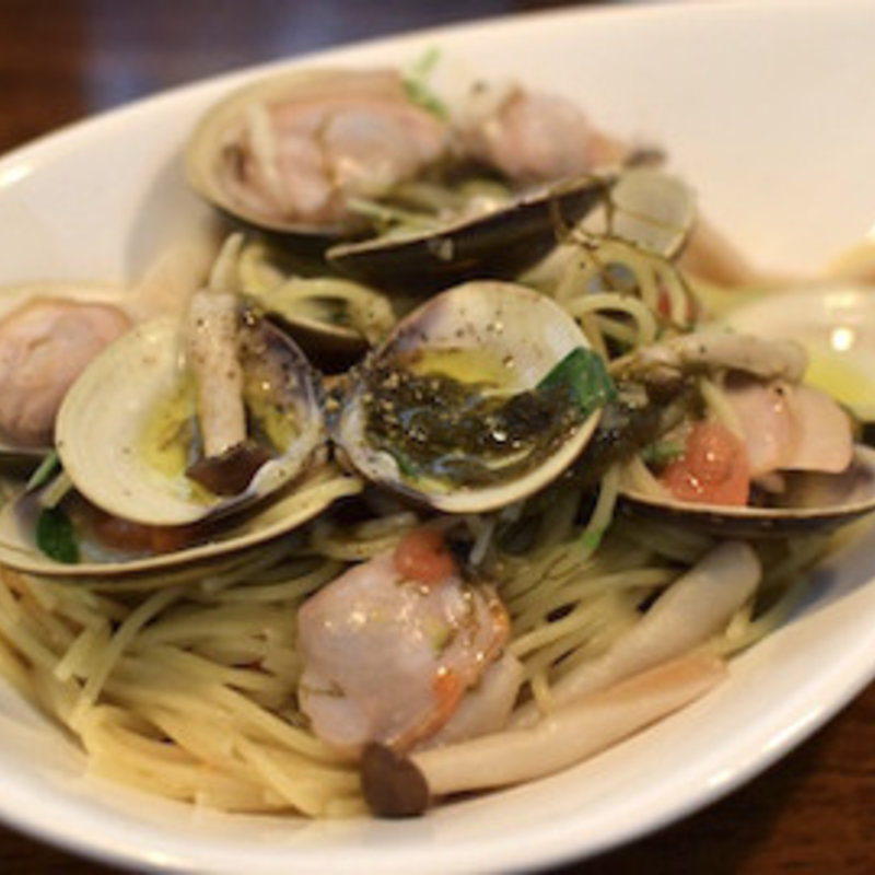 蛤ともずく、しめじ、生トマトの生姜風味(ラ マンチーナ)