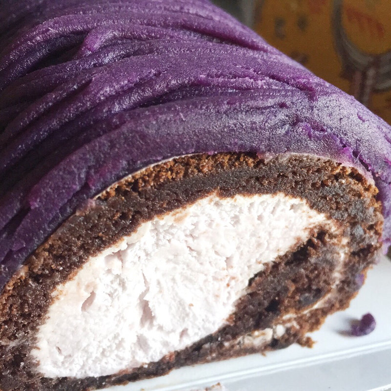 紅いもロール(御菓子御殿読谷本店 )